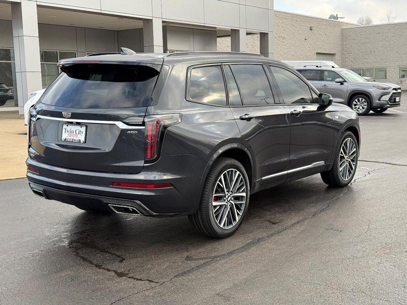 Used 2023 Cadillac XT6 Sport w/ Technology Package image 3