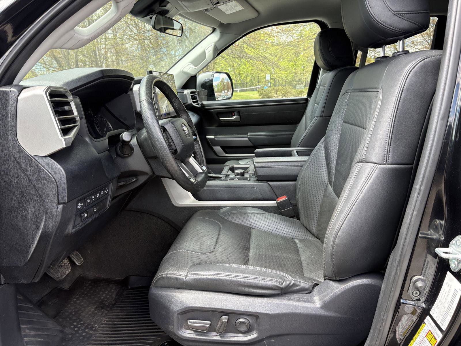 Used 2022 Toyota Tundra SR5 AWD/4WD image 10