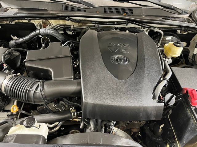 Used 2017 Toyota Tacoma TRD Sport w/ Tow Package (A/T) image 23