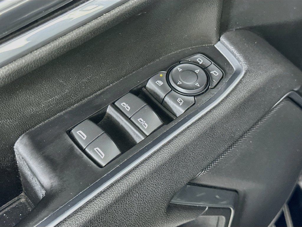 Used 2025 GMC Sierra 1500 SLT AWD/4WD image 22