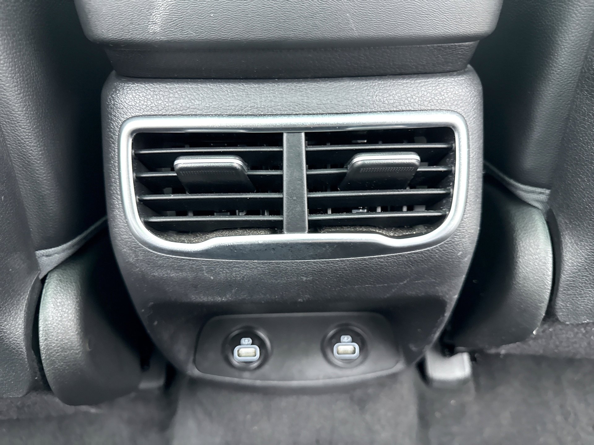 Used 2023 Hyundai Santa Fe SEL w/ Premium Package image 21