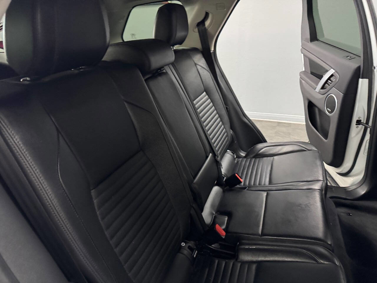 Used 2021 Land Rover Discovery Sport S image 51