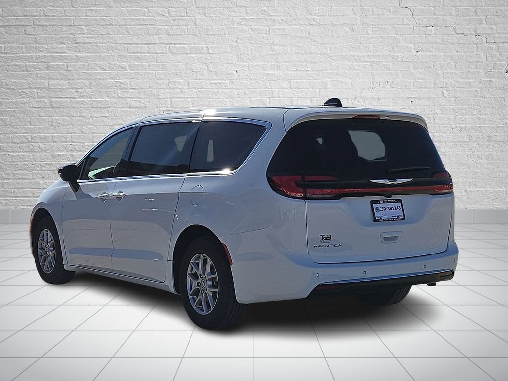 New 2026 Chrysler Pacifica Select image 3