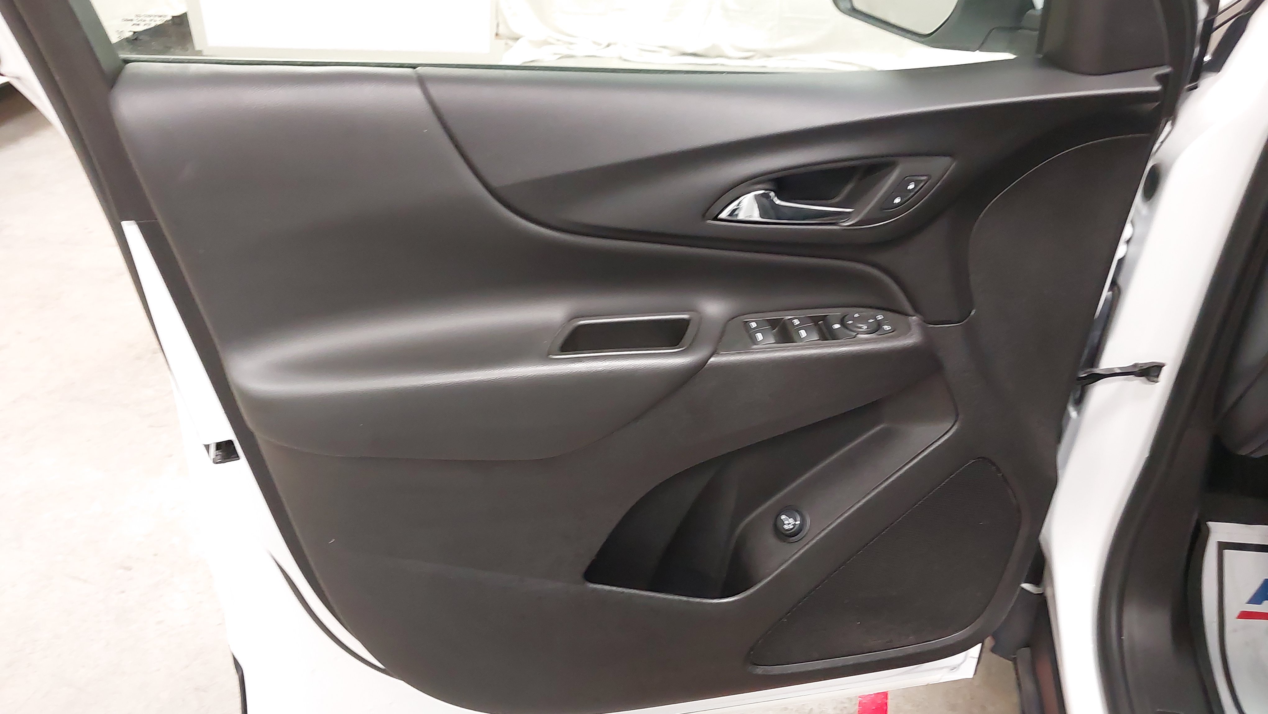 Used 2024 Chevrolet Equinox LT AWD/4WD image 24
