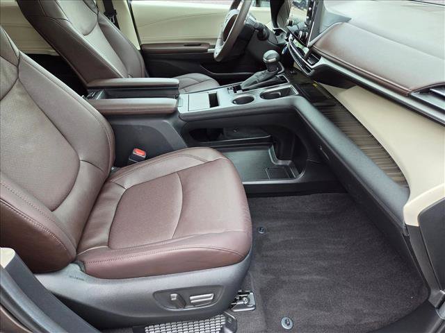 Certified 2024 Toyota Sienna Platinum AWD/4WD image 24