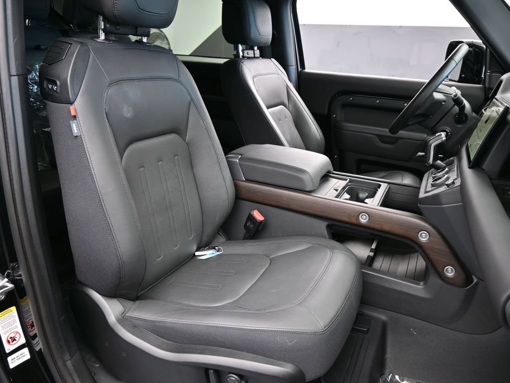 Used 2023 Land Rover Defender 90 X AWD/4WD image 43