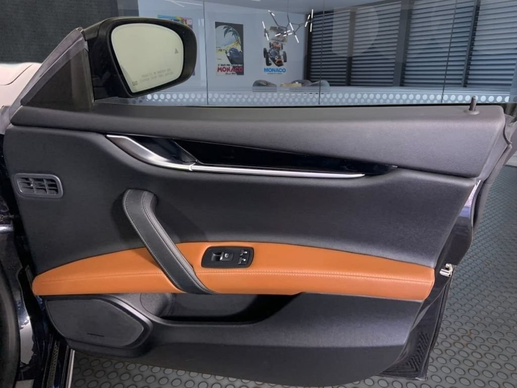 Used 2021 Maserati Ghibli RWD image 13