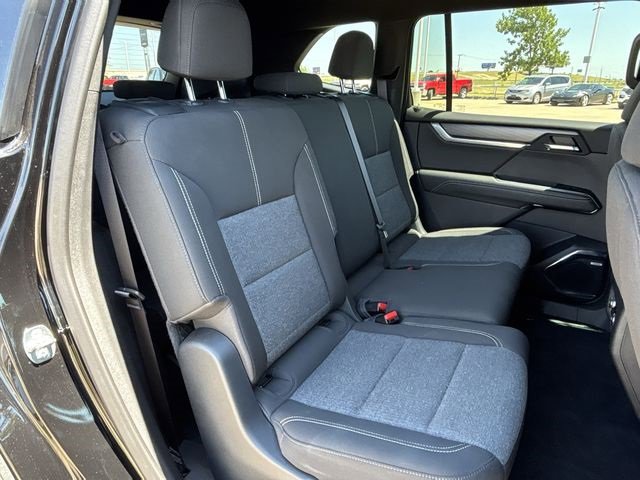 New 2025 GMC Acadia Elevation image 25