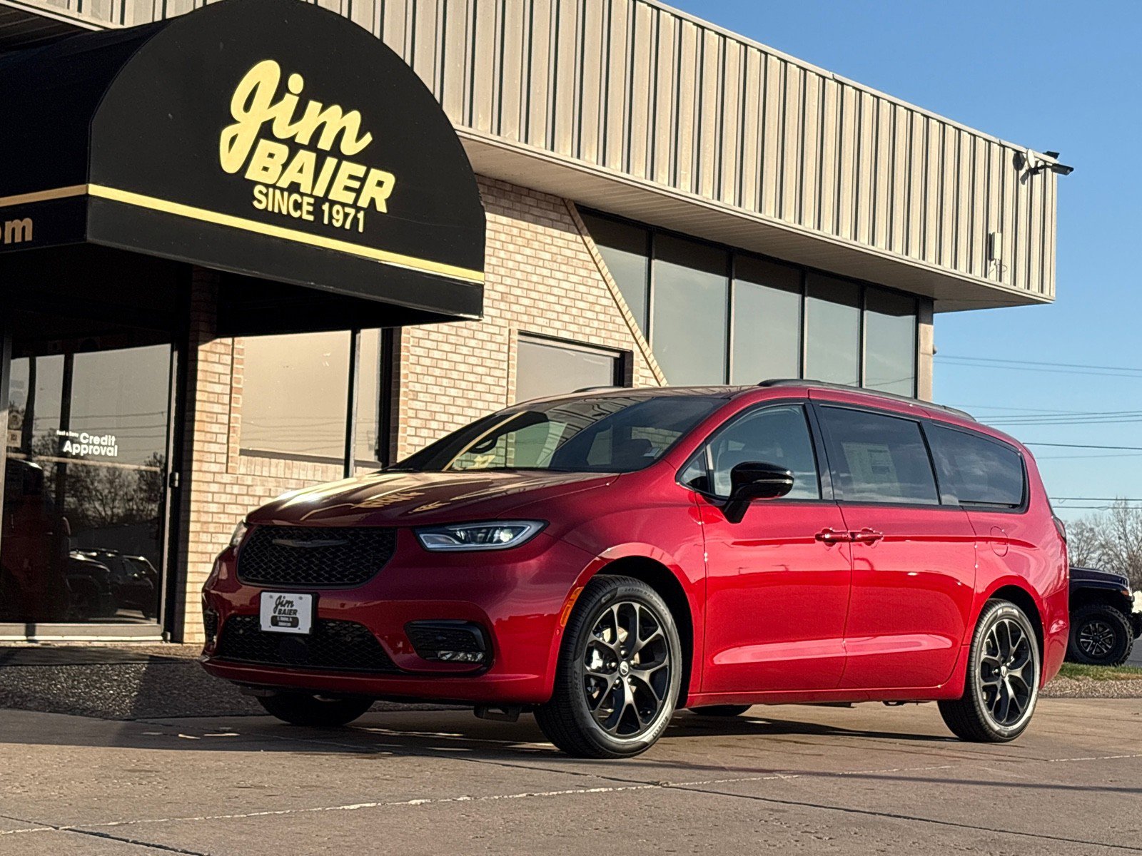 New 2026 Chrysler Pacifica Select image 1