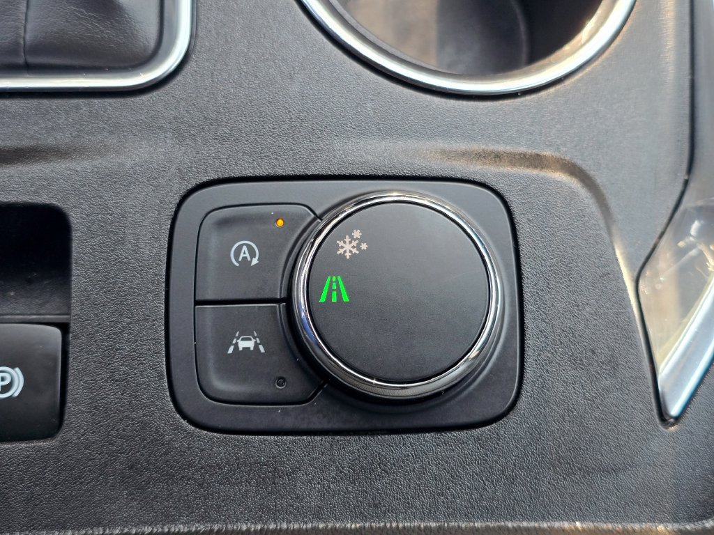 Certified 2023 Chevrolet Traverse LT FWD image 31