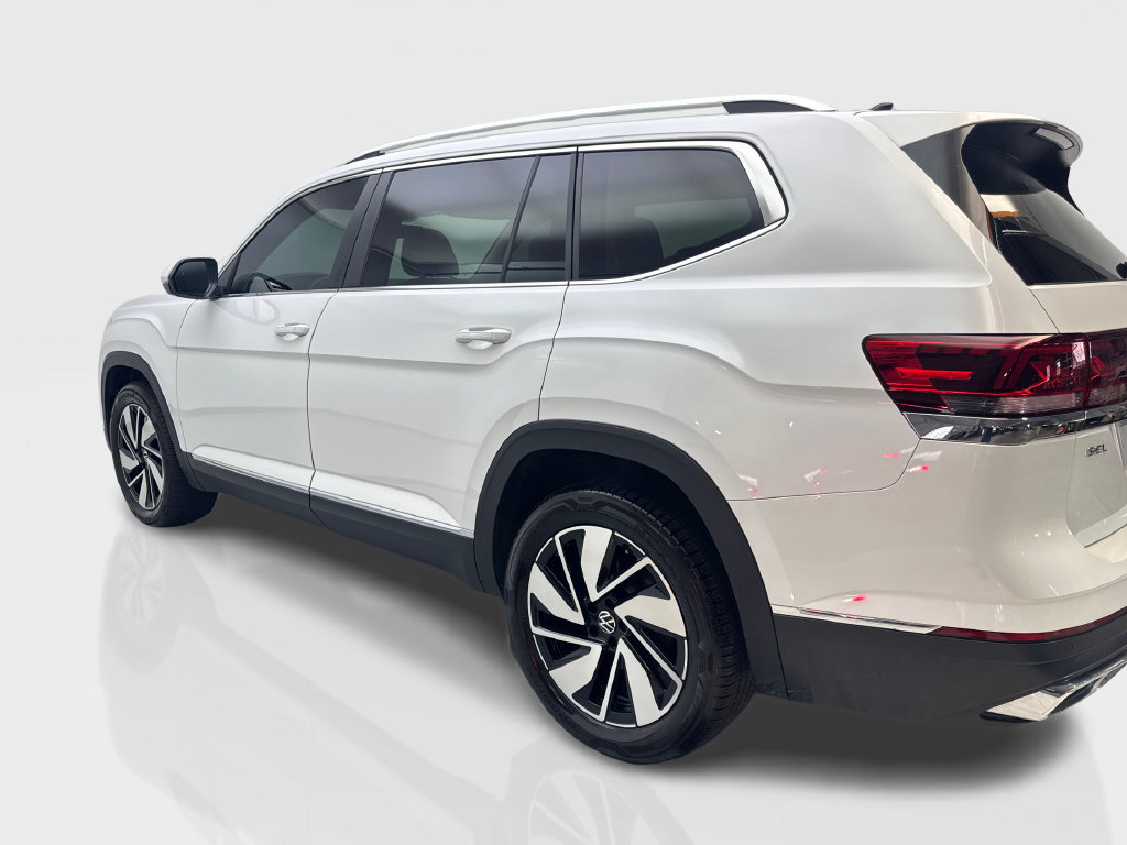 Used 2025 Volkswagen Atlas SEL AWD/4WD image 16