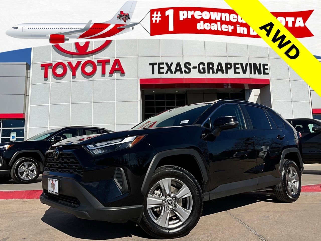 Used 2025 Toyota RAV4 XLE image 1