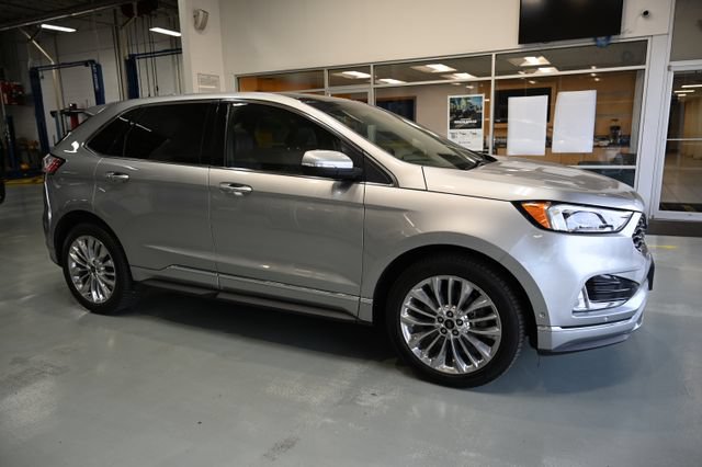 Used 2020 Ford Edge Titanium w/ Equipment Group 301A AWD/4WD image 4