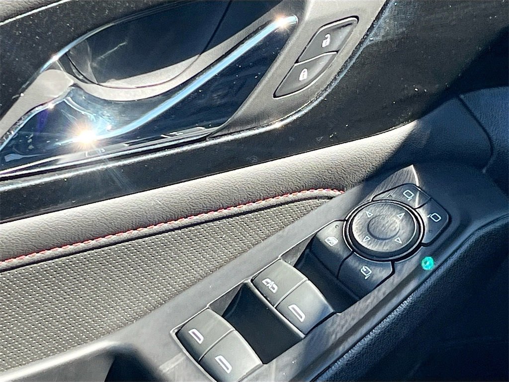 Used 2023 Chevrolet Traverse RS image 18