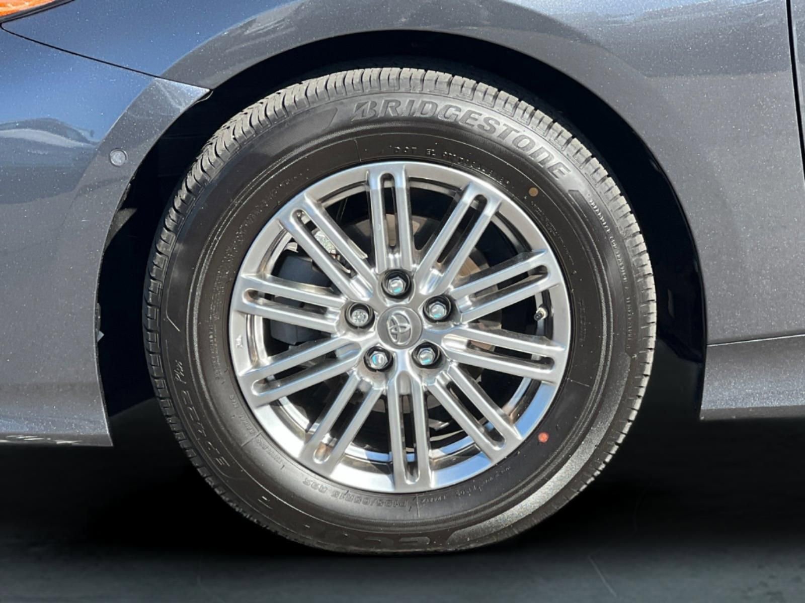 Used 2019 Toyota Prius Prime Advanced FWD image 26