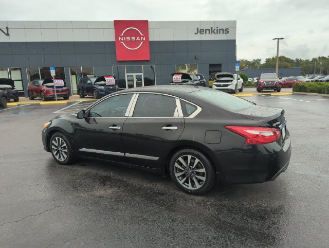 Used 2016 Nissan Altima 2.5 SV w/ Convenience Package FWD image 9