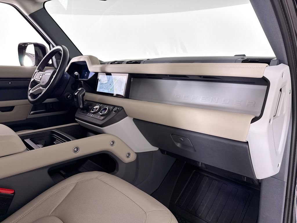 Used 2024 Land Rover Defender 110 S image 13