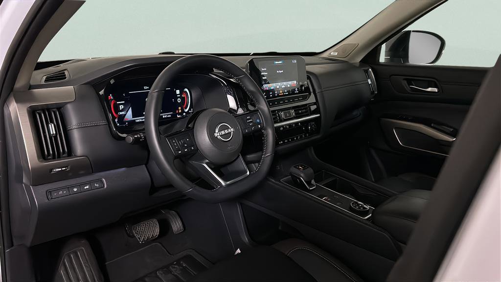 Used 2025 Nissan Pathfinder Platinum image 20