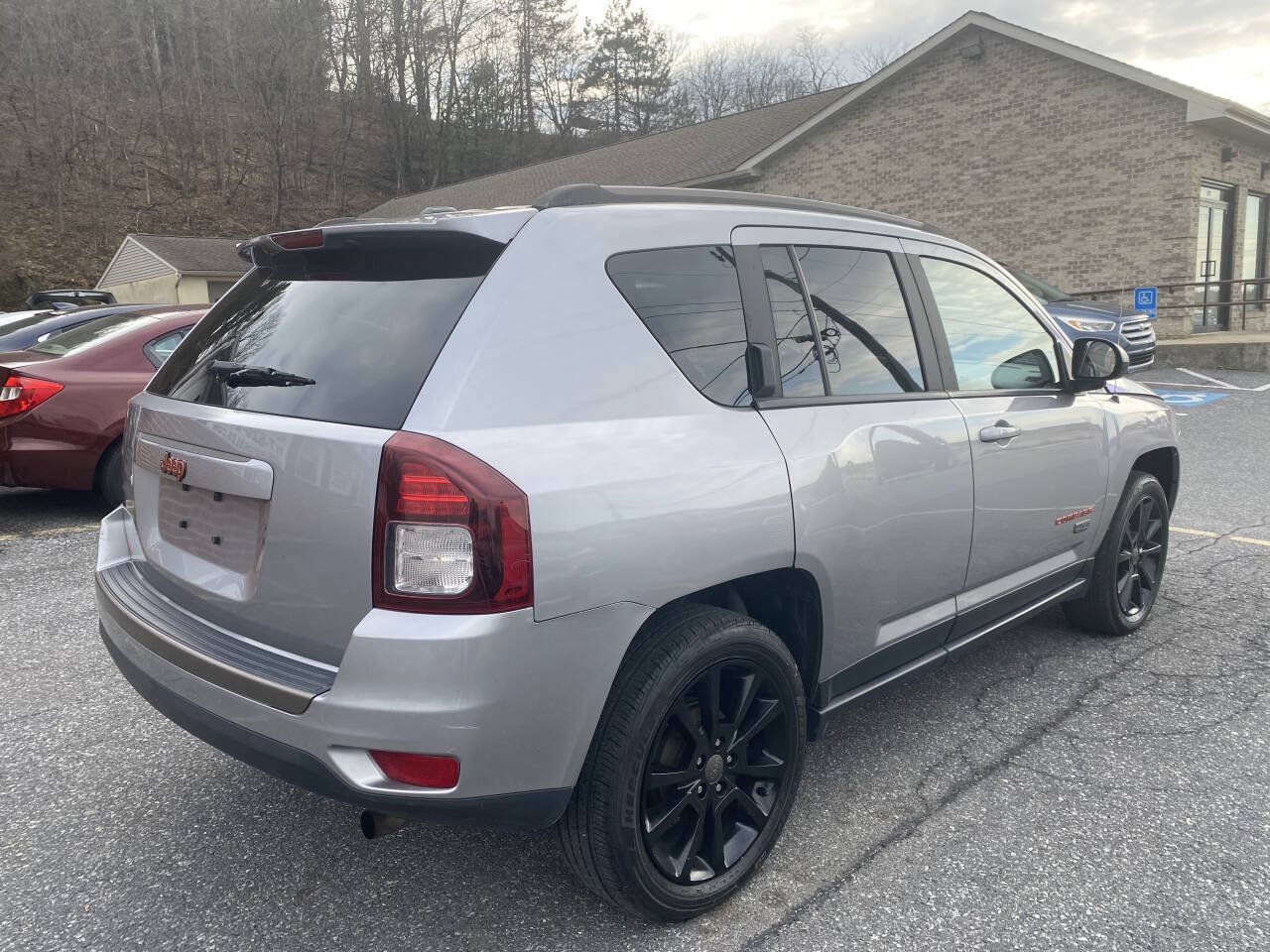 Used 2017 Jeep Compass 75th Anniversary w/ Power Value Group FWD image 5