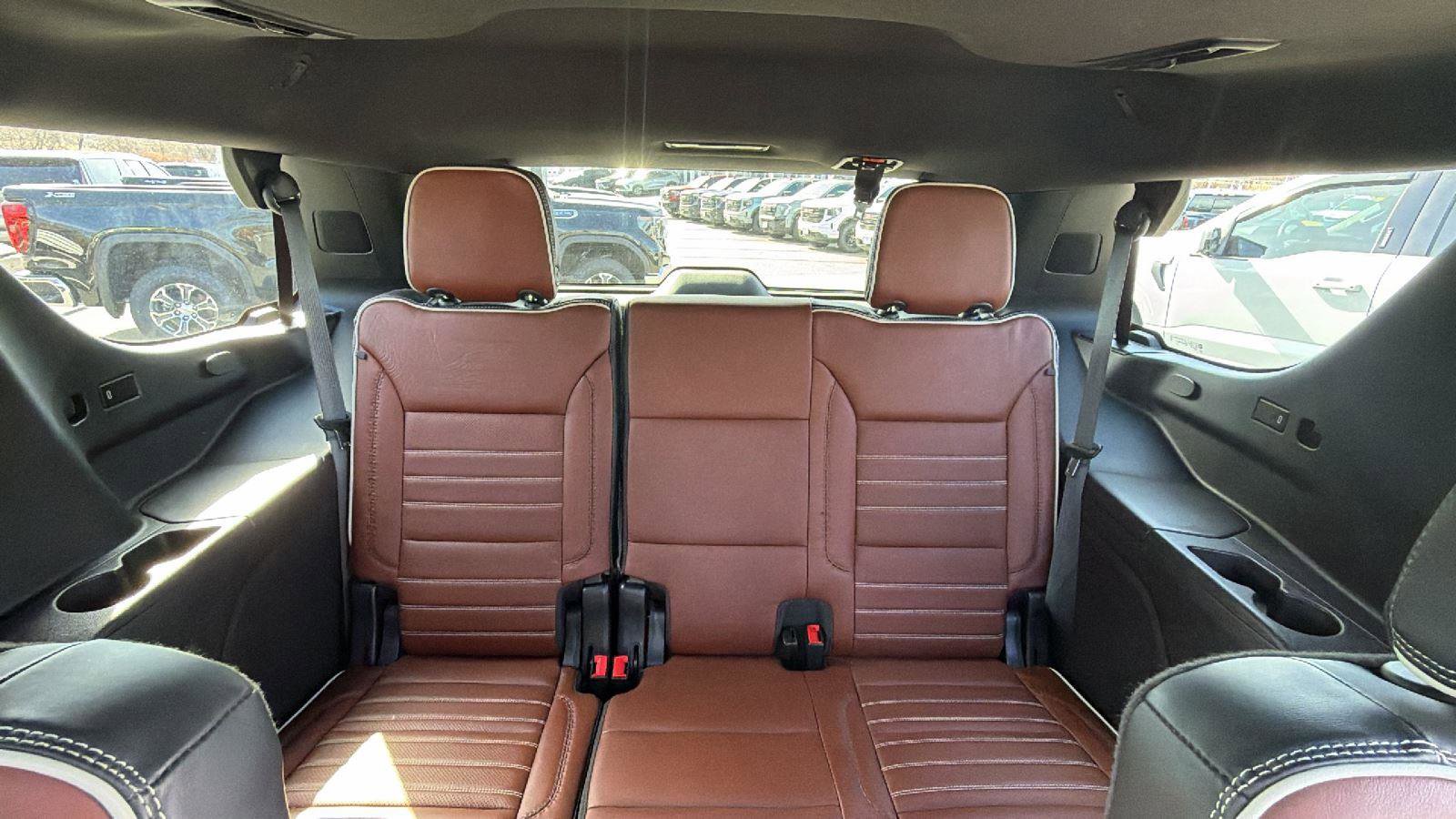 Used 2023 GMC Yukon Denali Ultimate image 40