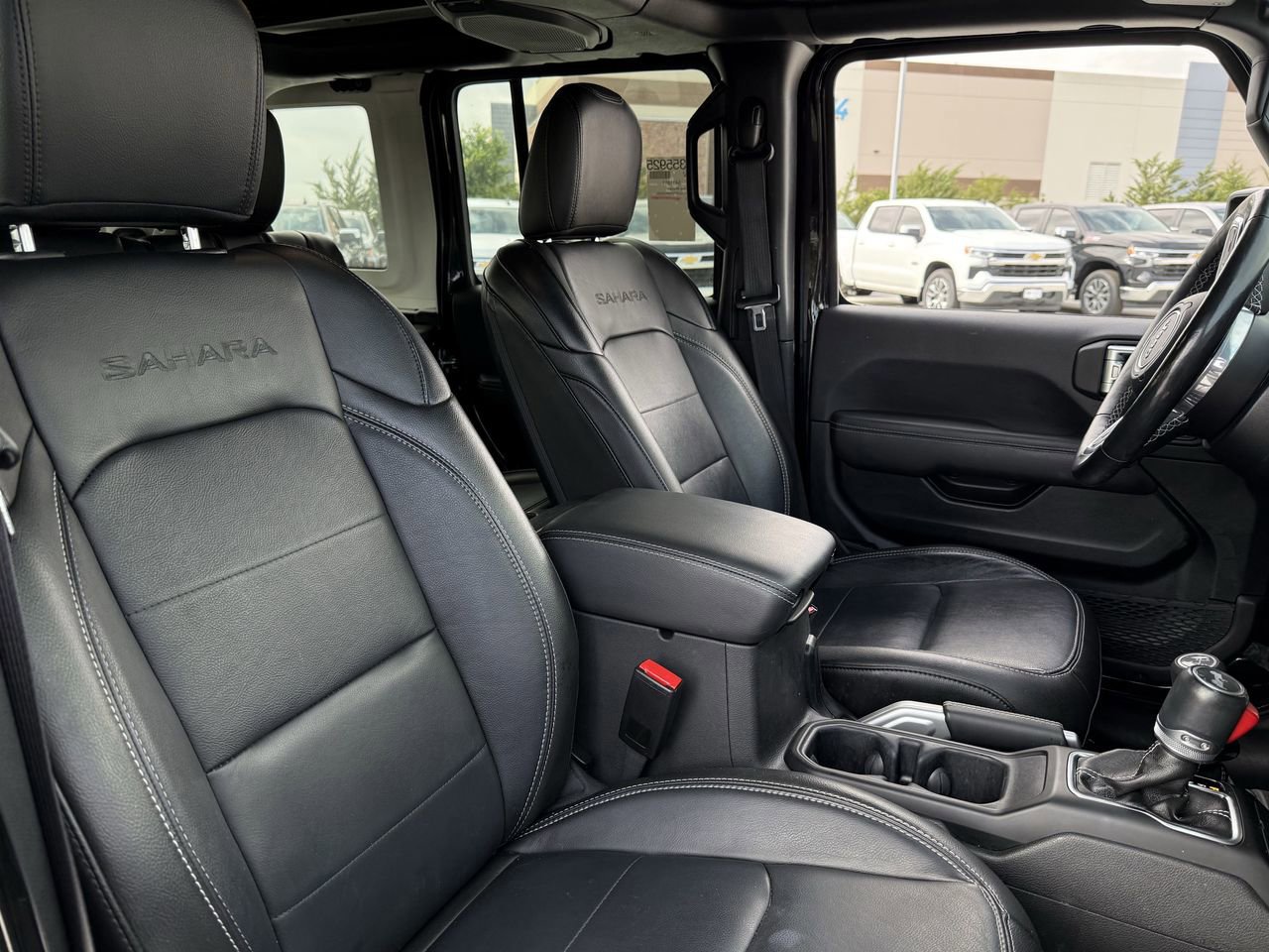 Used 2022 Jeep Wrangler Unlimited Sahara w/ Cold Weather Group image 22