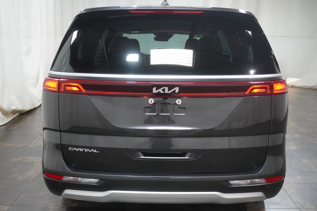 Used 2024 Kia Carnival LX FWD image 6