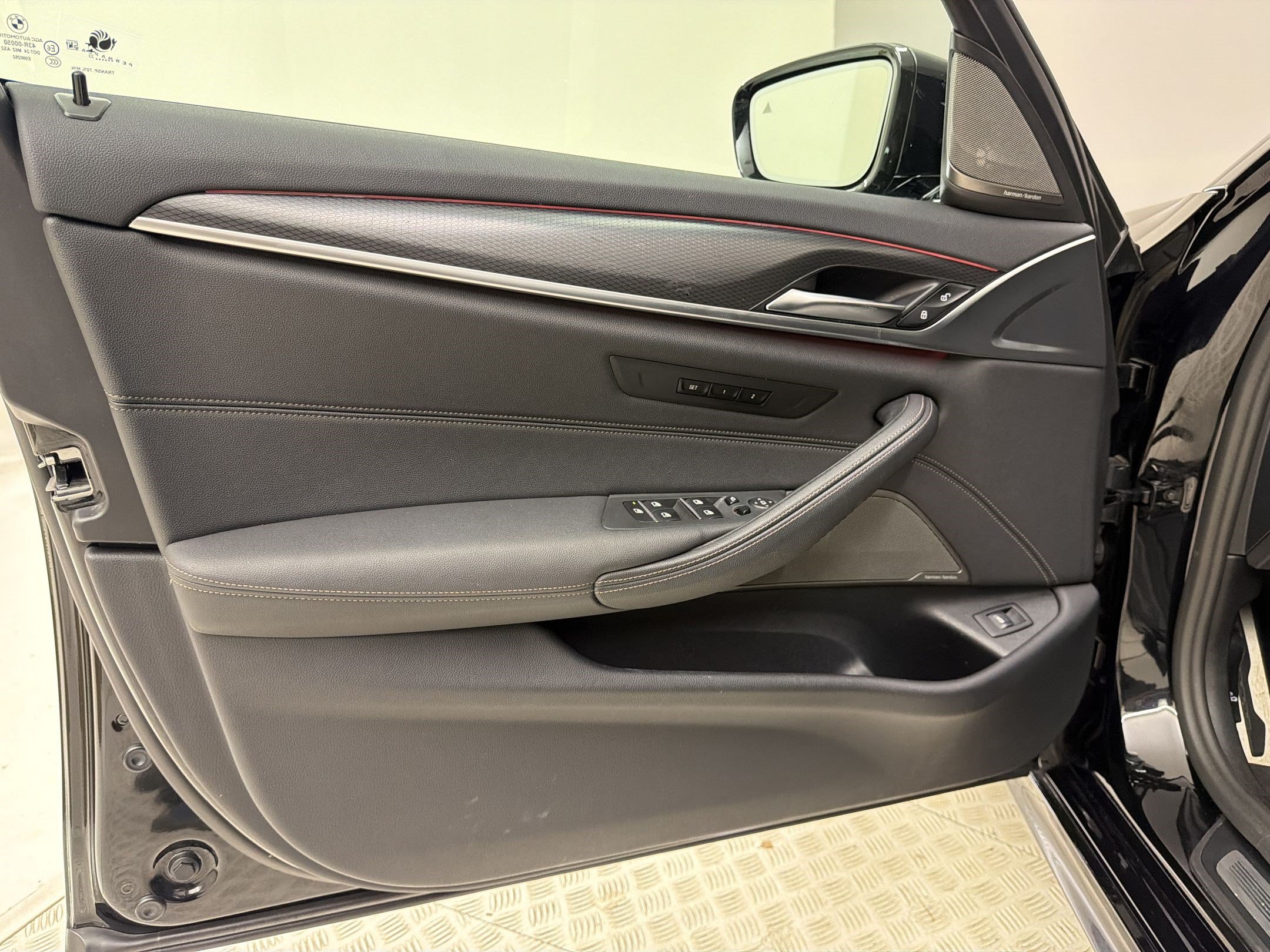 Used 2023 BMW 540i w/ M Sport Package RWD image 14