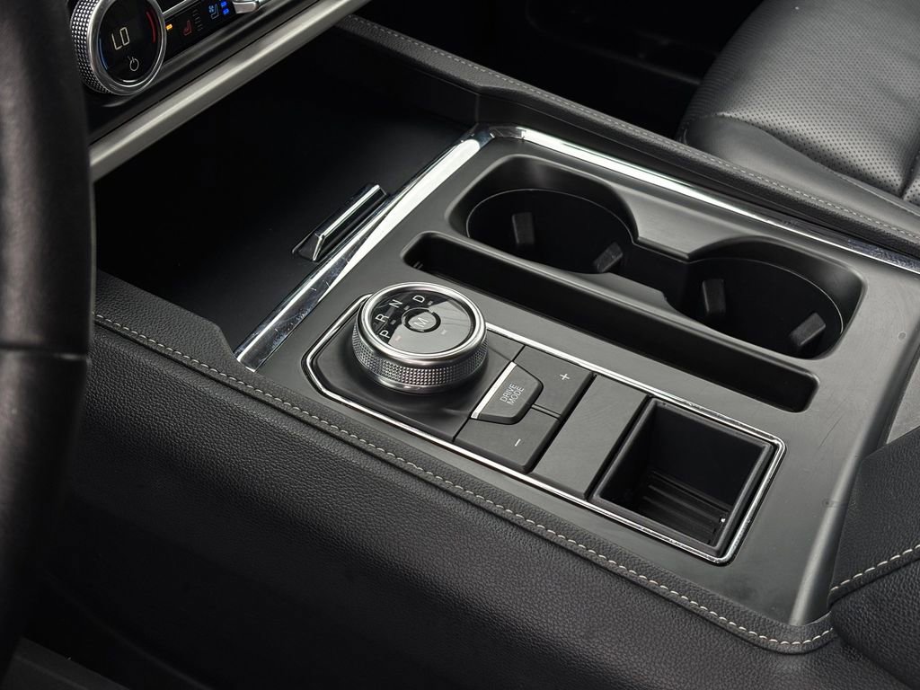 Used 2024 Ford Expedition XLT RWD image 12