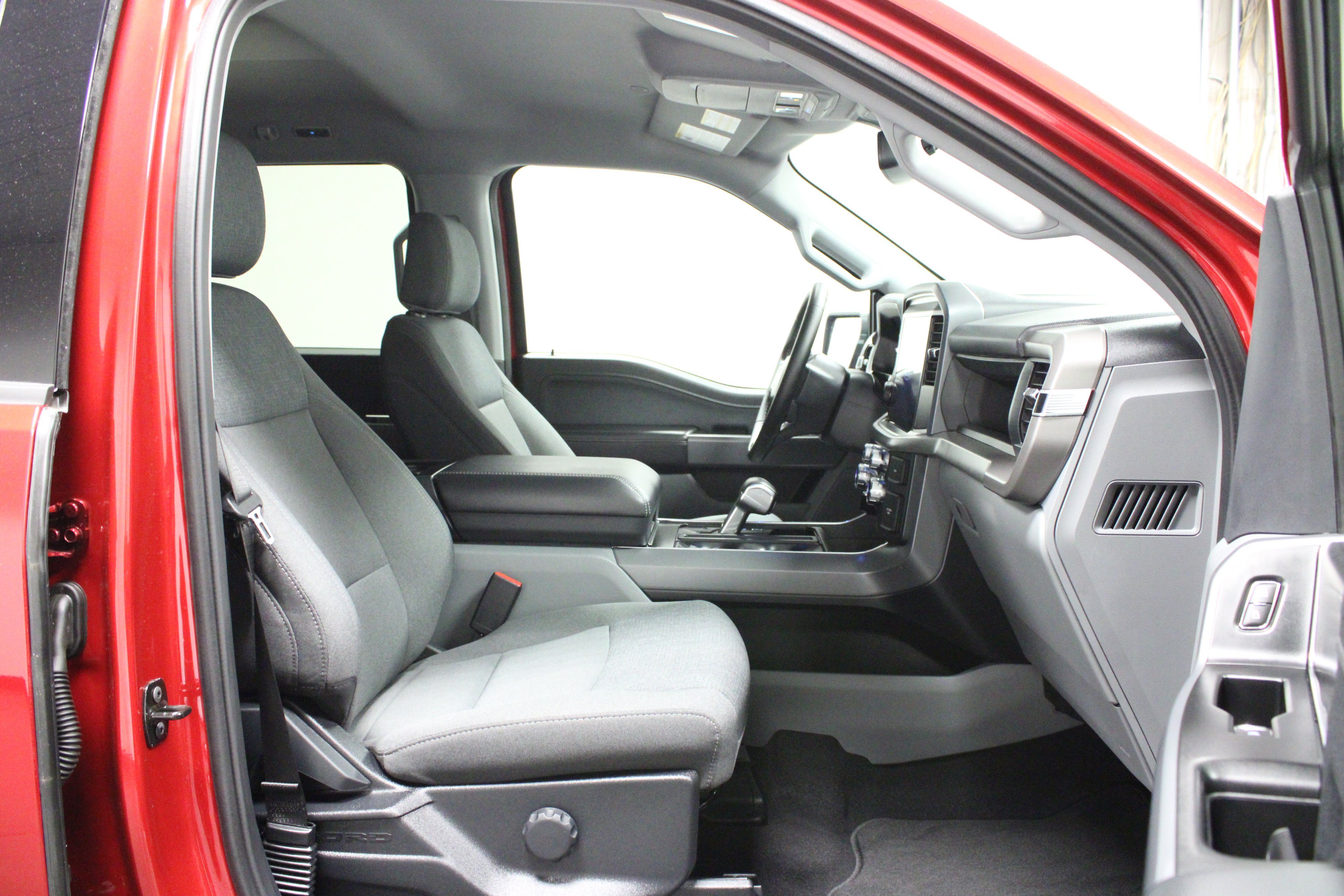 Used 2025 Ford F150 Lightning XLT AWD/4WD image 16