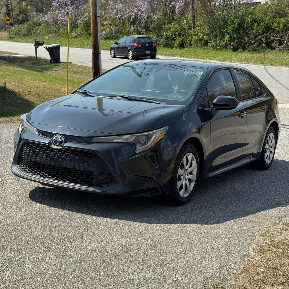 Used 2020 Toyota Corolla LE FWD image 9