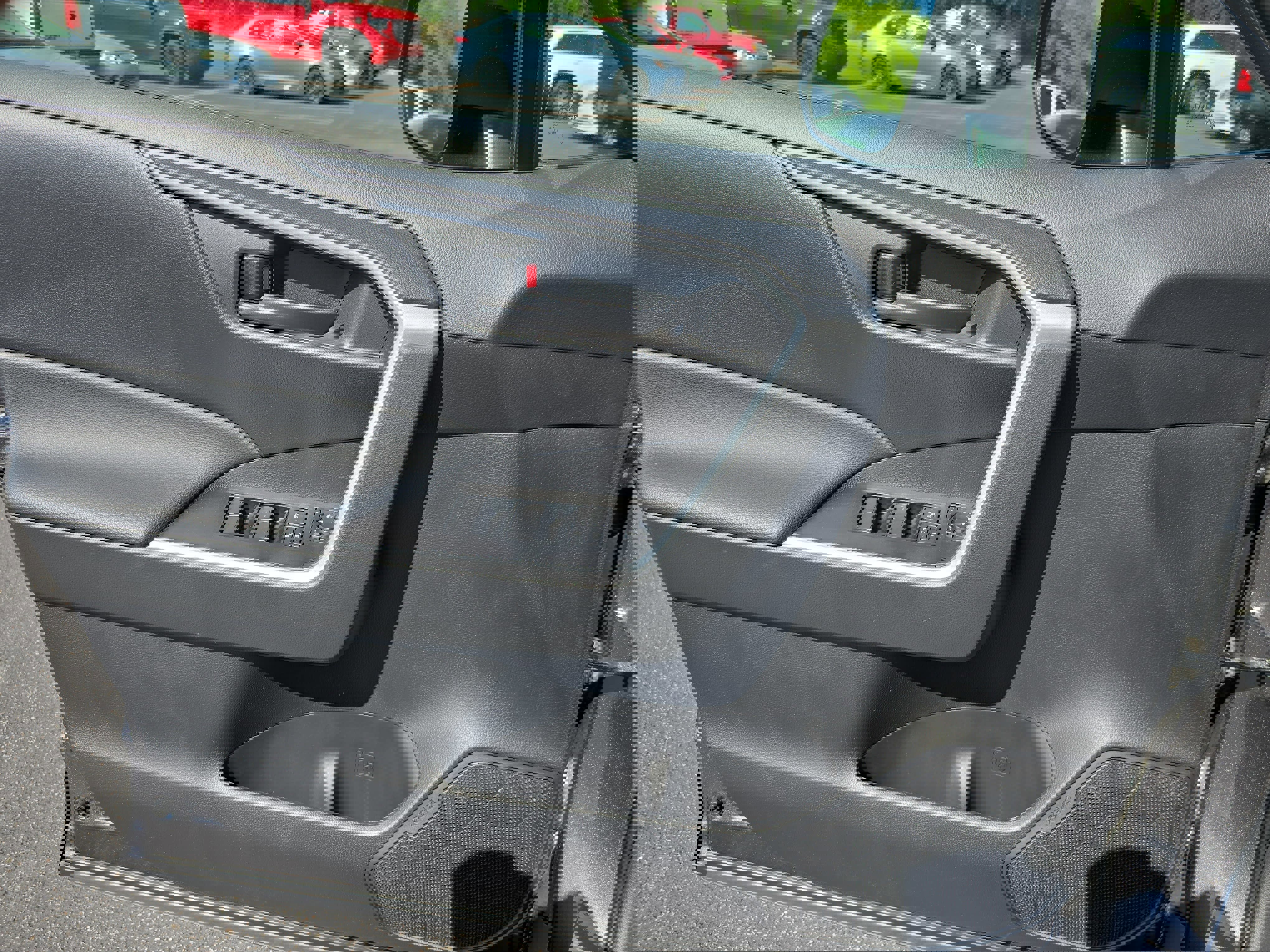 Used 2025 Toyota RAV4 LE image 24