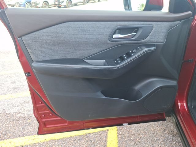 Certified 2023 Nissan Rogue SV FWD image 11
