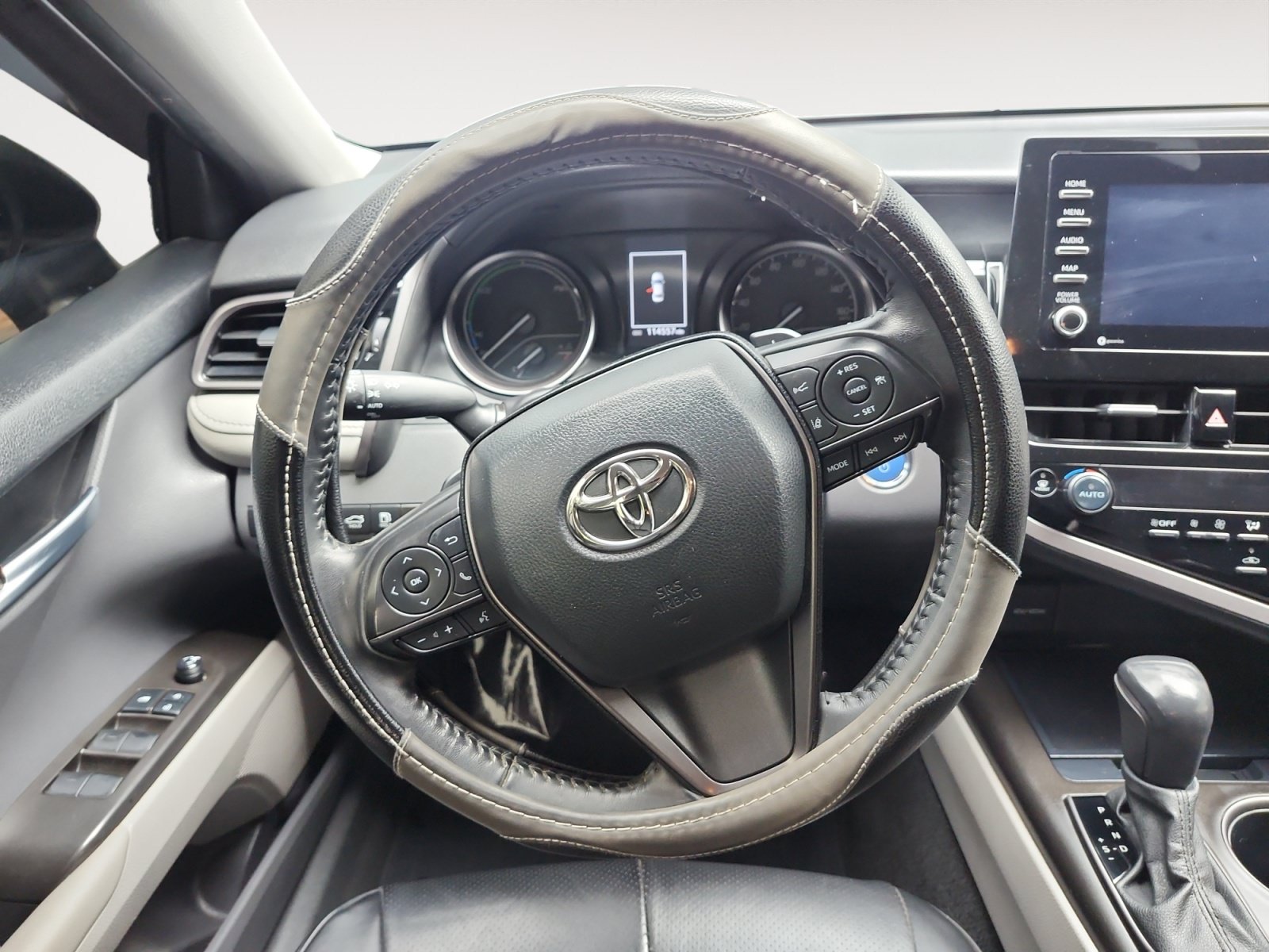 Used 2022 Toyota Camry SE FWD image 13