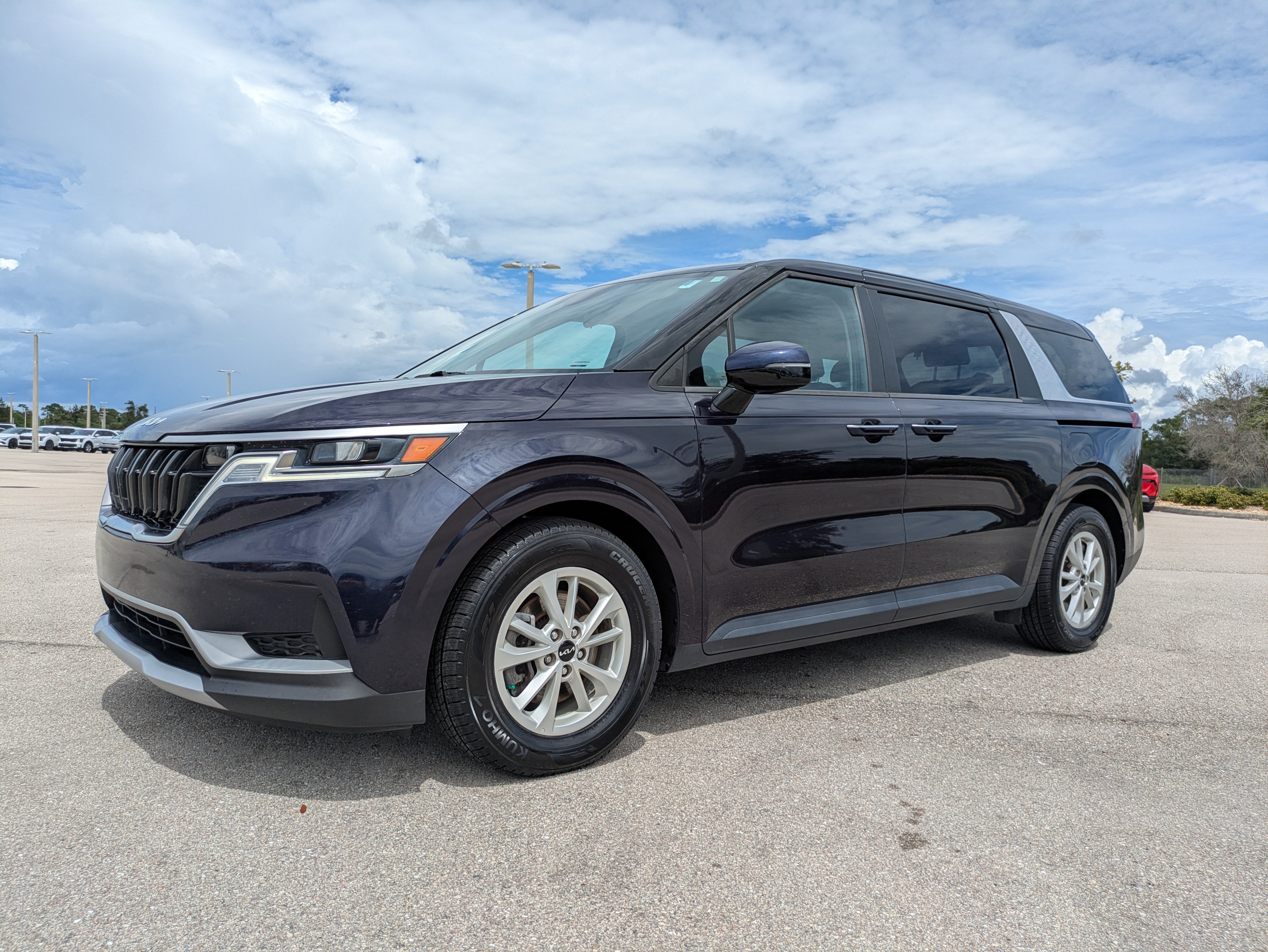 Certified 2024 Kia Carnival LX FWD image 8