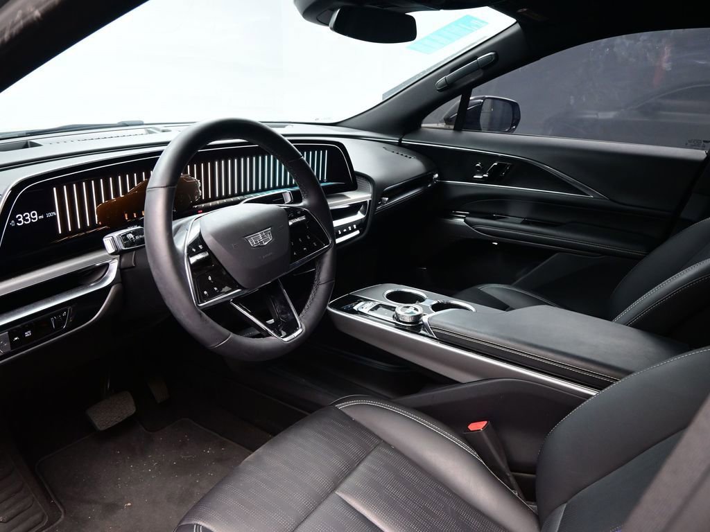 Used 2024 Cadillac Lyriq Luxury image 5