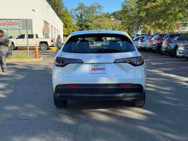 Used 2023 Honda HR-V LX image 7