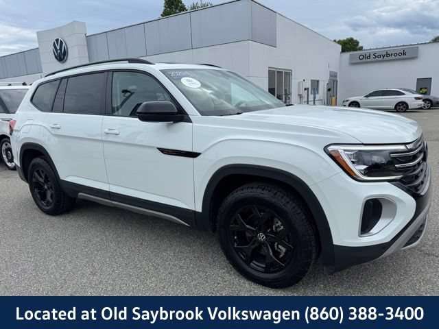 Certified 2025 Volkswagen Atlas Peak Edition SE AWD/4WD image 3