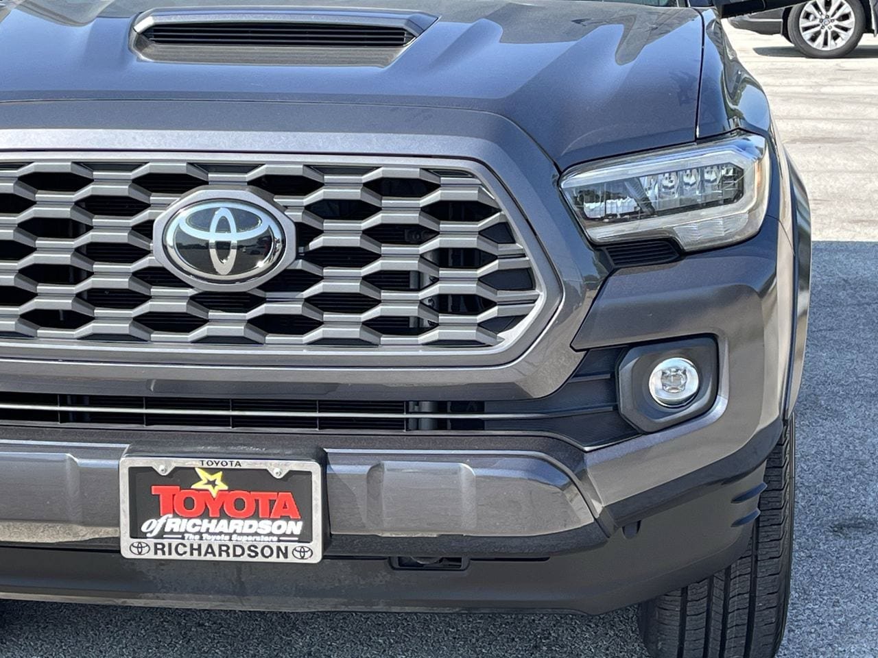 Used 2022 Toyota Tacoma TRD Sport w/ Technology Package RWD image 8