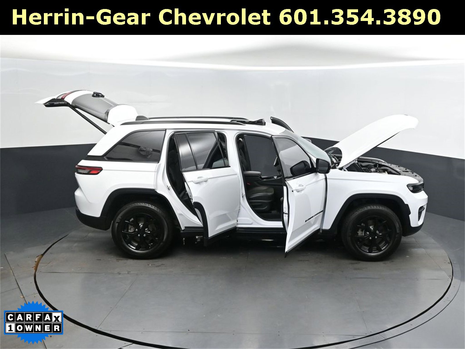Used 2025 Jeep Grand Cherokee Altitude image 50