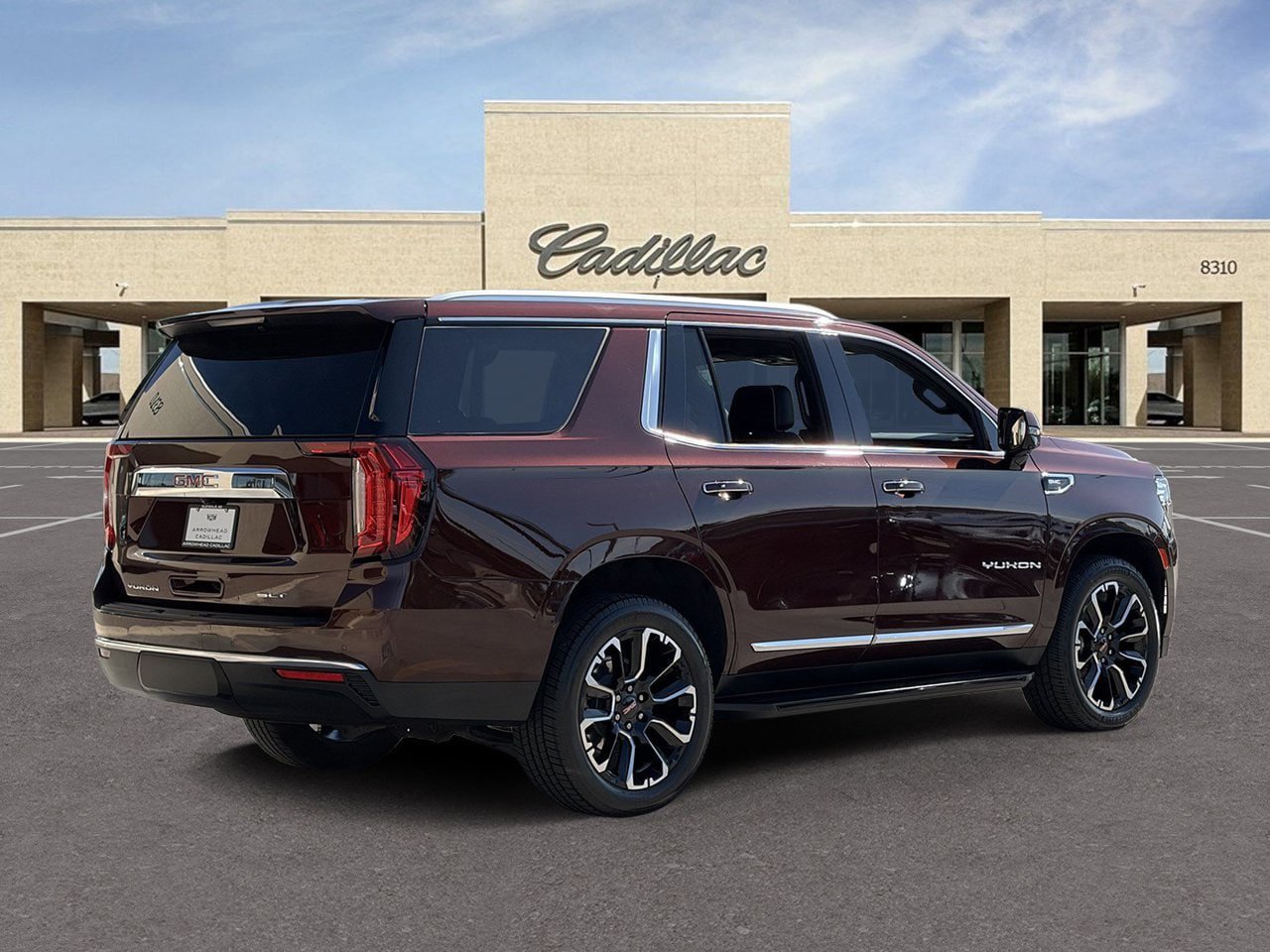 Used 2023 GMC Yukon SLT w/ SLT Premium Package AWD/4WD image 5