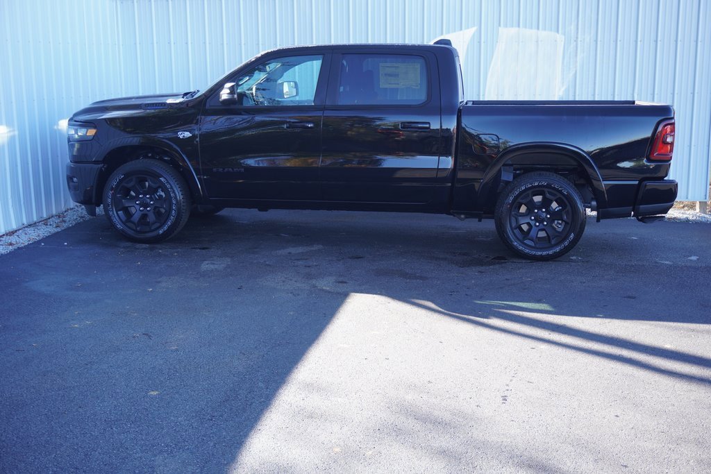 New 2026 RAM 1500 4x4 Crew Cab image 3