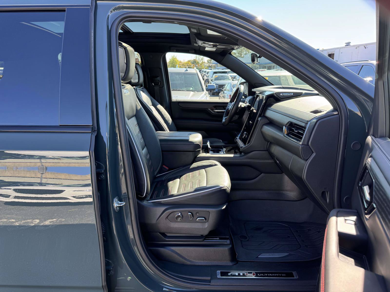 Used 2025 GMC Yukon XL AT4 Ultimate w/ LPO, Floor Liner Package AWD/4WD image 14