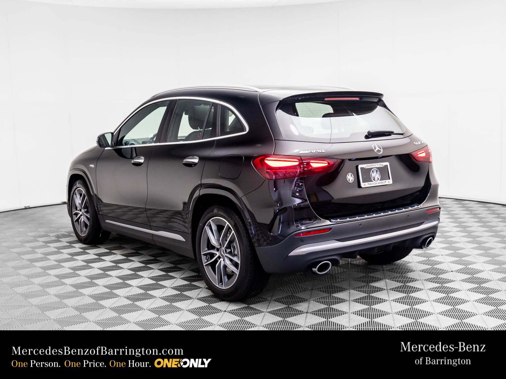 New 2026 Mercedes-Benz GLA 35 AMG 4MATIC image 3