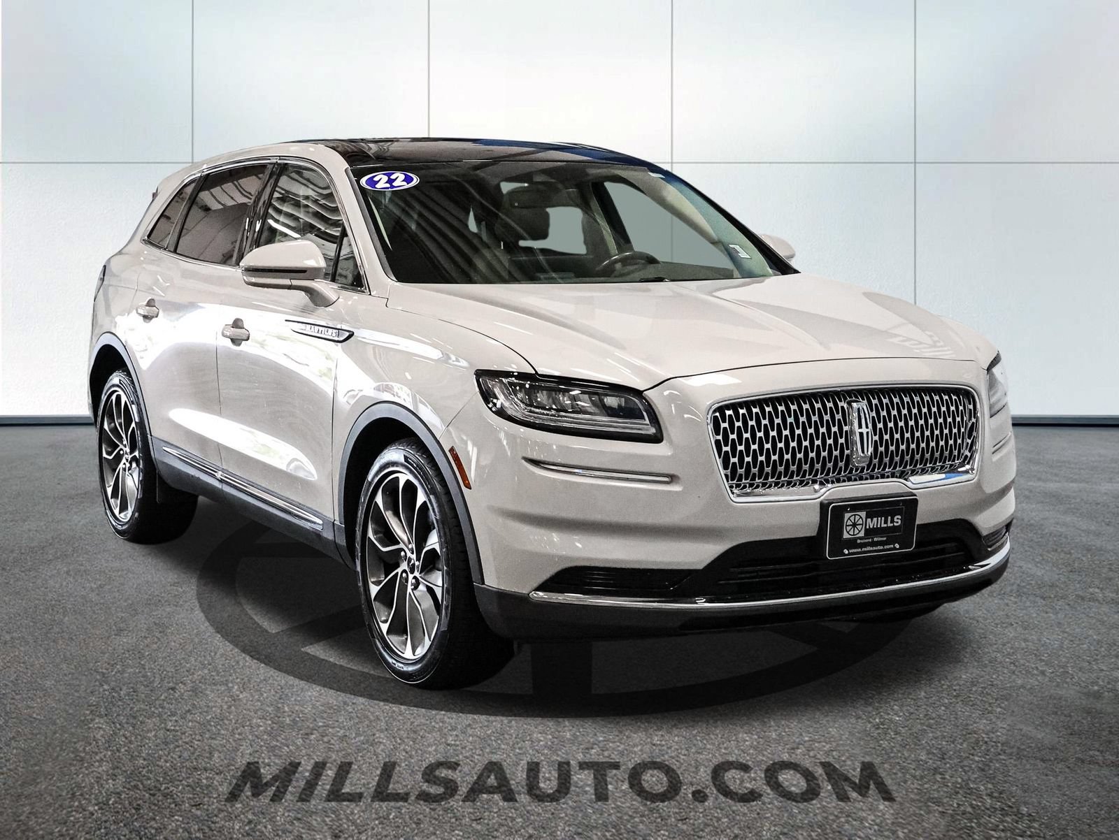 Used 2022 Lincoln Nautilus Reserve AWD/4WD image 11