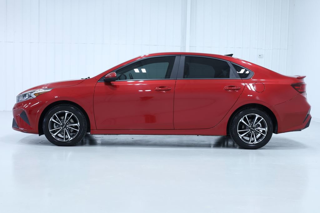 Used 2023 Kia Forte LXS image 5