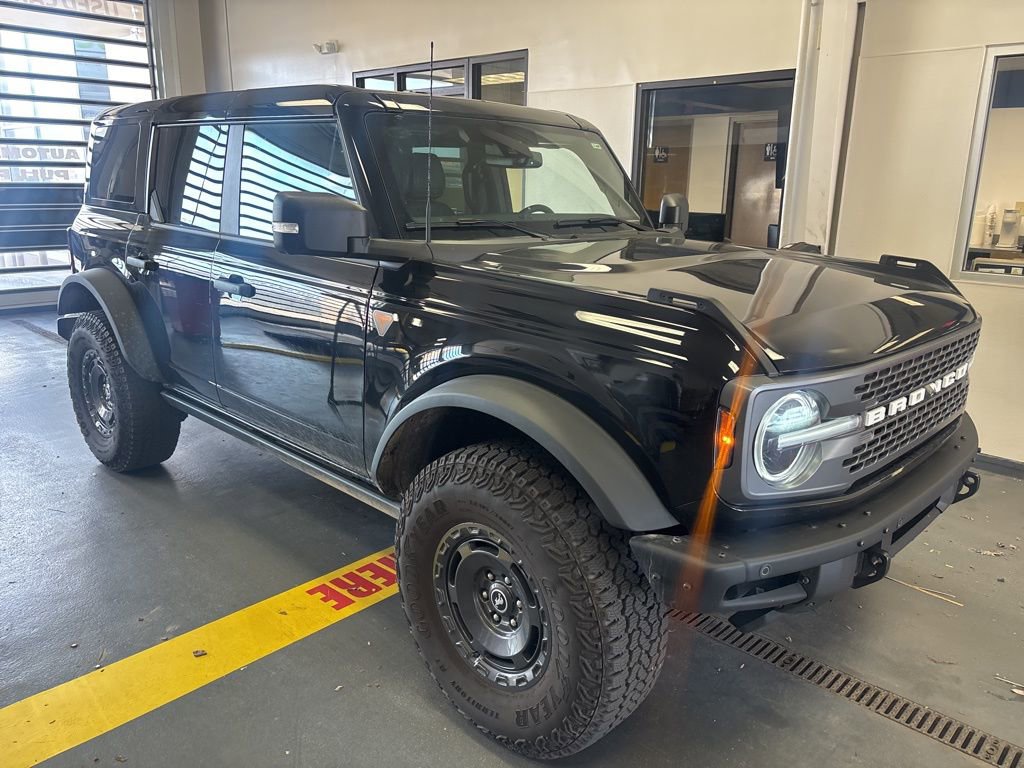 Used 2025 Ford Bronco Badlands image 1