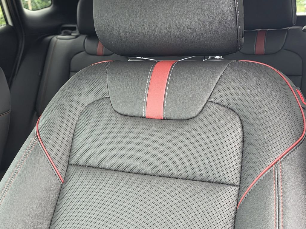 New 2026 Chevrolet Trax RS w/ Sunroof Package FWD image 30