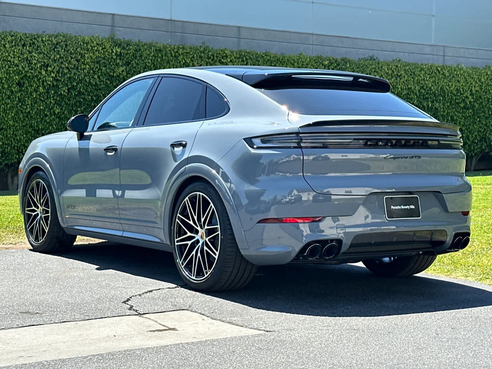 New 2026 Porsche Cayenne GTS AWD/4WD image 3