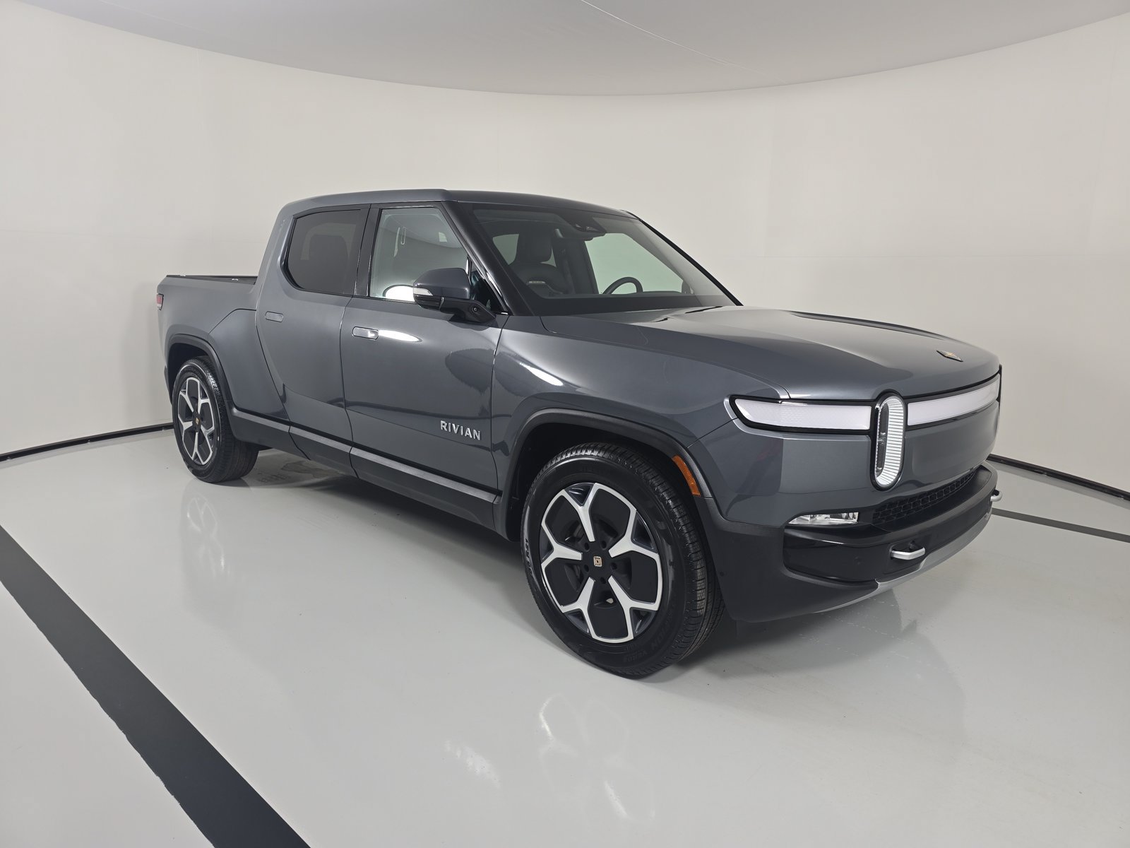Used 2024 Rivian R1T Adventure Dual AWD/4WD image 7