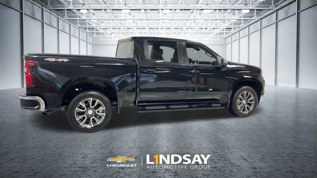 Used 2023 Chevrolet Silverado 1500 LT image 2
